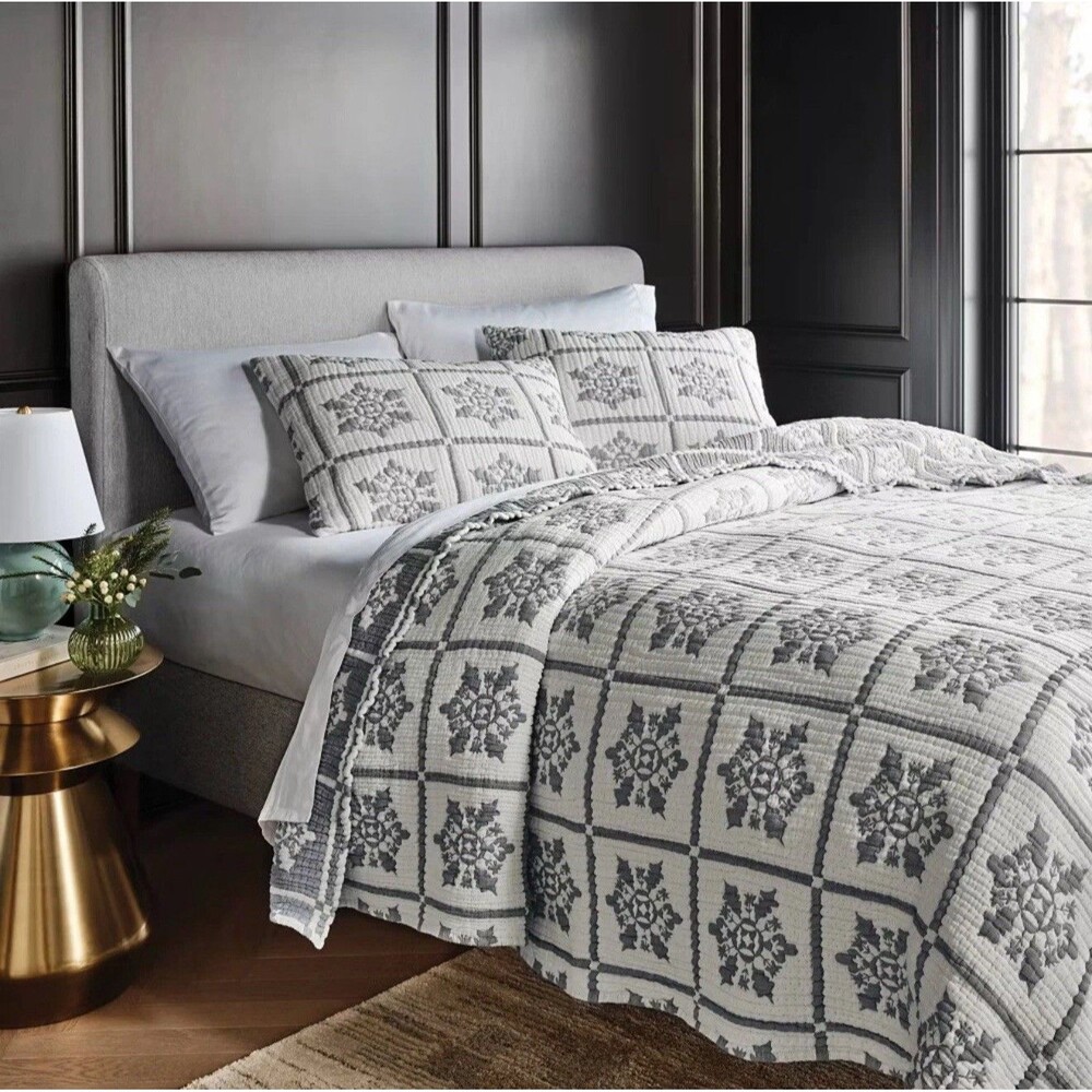 Threshold Holiday Snowflake Matelassé Quilt Set Full/Queen Gray – NEW Christmas - Picture 2 of 6